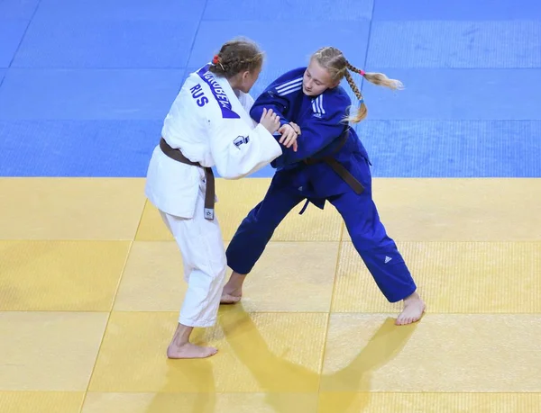 2017年10月21日 女子在柔道比赛中参加全俄柔道锦标赛 All Russian Judo Tournament 以纪念V 切尔诺米丁 Chernomyrdin — 图库照片