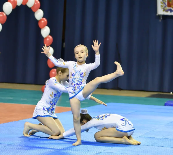 Orenburg Rusia Mei 2017 Gadis Berkompetisi Dalam Olahraga Akrobat Open — Stok Foto