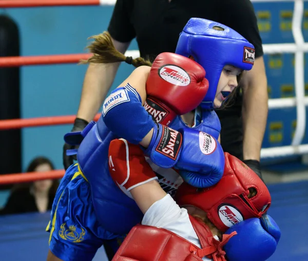 Orenburg Rusia Octubre 2019 Las Niñas Compiten Boxeo Tailandés Por —  Fotos de Stock