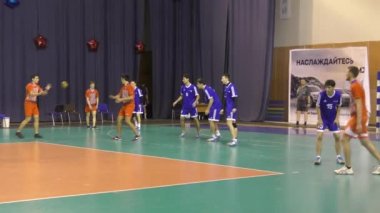 Orenburg, Rusya - 12 Şubat 2018: Orenburg 'un ilk valisi Ivan Ivanovich Neplueva anısına erkekler hentbol uluslararası hentbol turnuvasında oynuyor