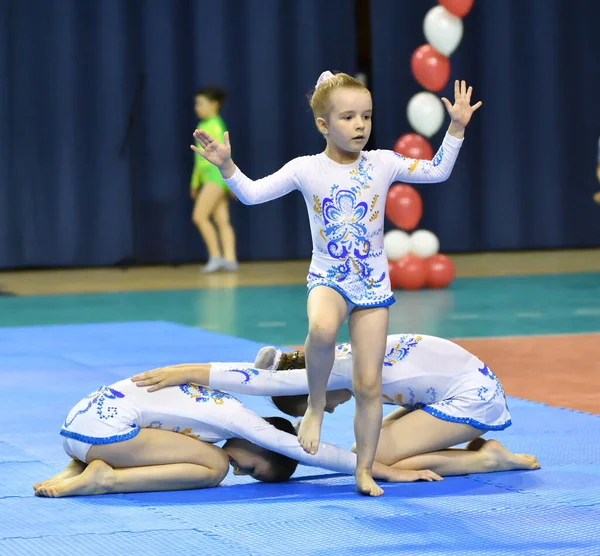 Orenburg Russland Mai 2017 Jahre Mädchen Konkurrieren Sportakrobatik Bei Der — Stockfoto