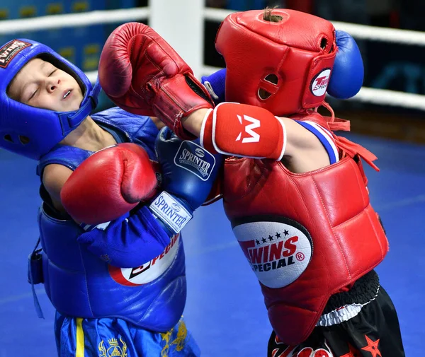 ロシアのオレンブルク 10月20 2019 少年たちはタイのボクシングのオレンブルクカップでタイのボクシングを競います — ストック写真