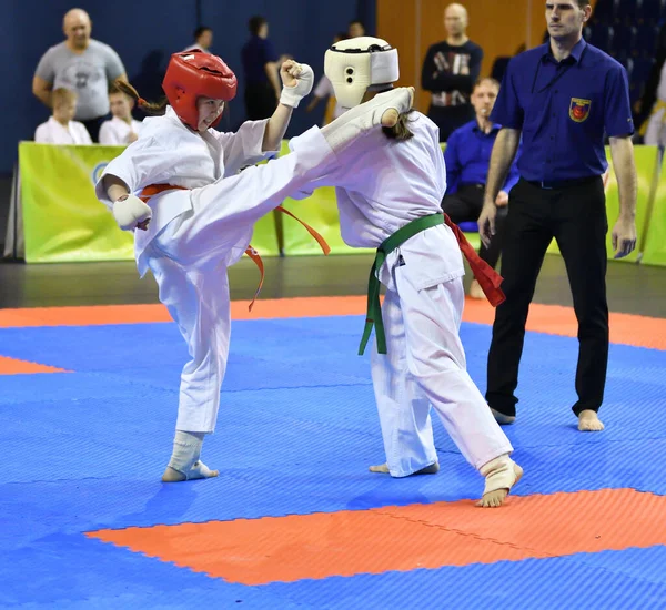 Orenburg Russland März 2017 Jahr Mädchen Karate Wettbewerb Auf Der — Stockfoto