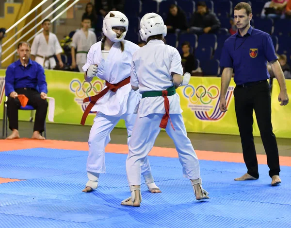 Orenburg Russland März 2017 Jahr Mädchen Karate Wettbewerb Auf Der — Stockfoto