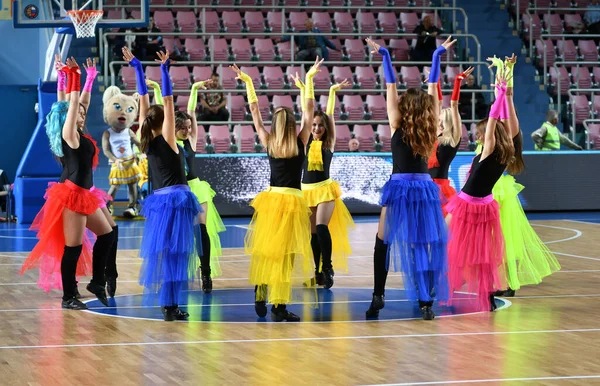 Orenburg Rusia Octubre 2019 Las Niñas Animadoras Actúan Partido Baloncesto — Foto de Stock