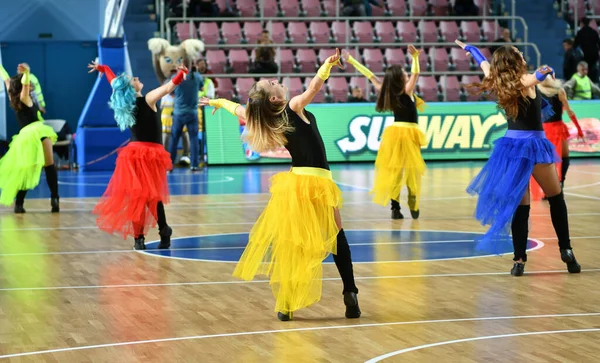 Orenburg Rusland Oktober 2019 Cheerleading Meisjes Treden Tijdens Een Basketbalwedstrijd — Stockfoto