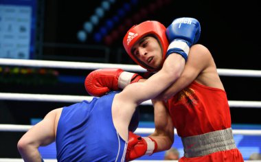 Orenburg, Rusya - 7 Mayıs 2017: Çocuk boksörler arasında 1999-2000 yılları arasında Rusya Şampiyonası 'na katılan boksörler