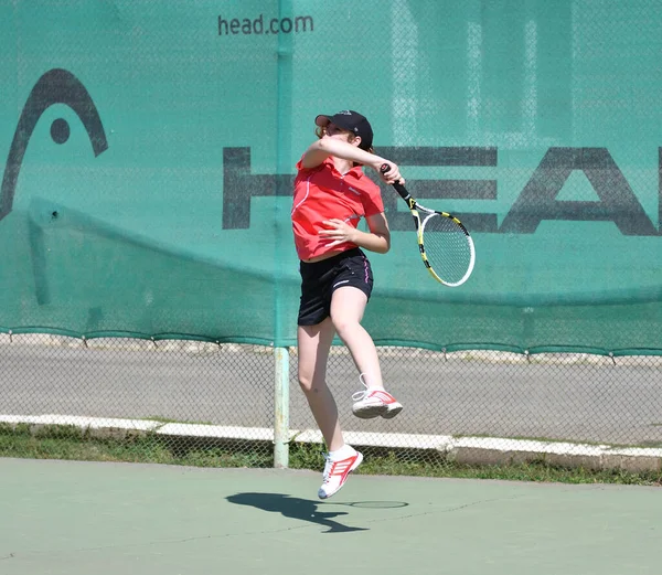 Orenburg Russland August 2017 Jahr Mädchen Spielt Tennis Auf Den — Stockfoto