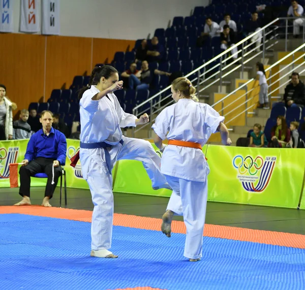 Orenburg Rusia Marzo 2017 Año Las Niñas Compiten Karate Campeonato —  Fotos de Stock