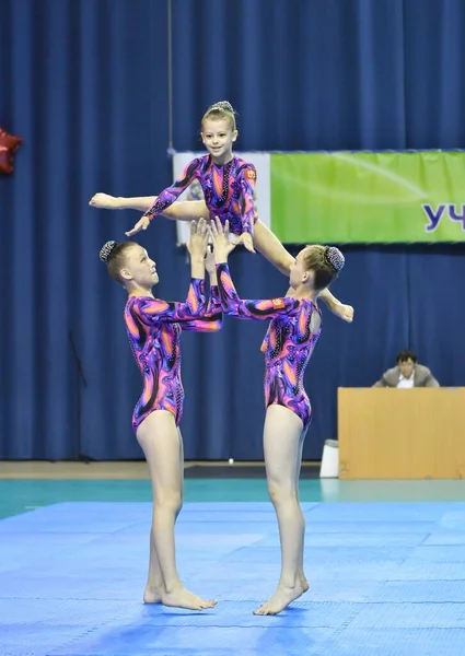 Orenburg Rússia Maio 2017 Anos Menina Competir Acrobacias Esportivas Open — Fotografia de Stock