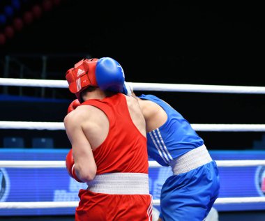 Orenburg, Rusya - 7 Mayıs 2017: Çocuk boksörler arasında 1999-2000 yılları arasında Rusya Şampiyonası 'na katılan boksörler