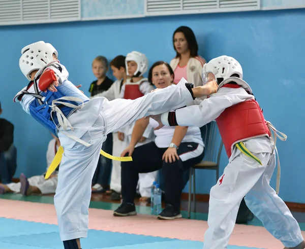 Orenburg Russia October 2019 Αγόρια Διαγωνίζονται Στο Taekwondo Στο Orenburg — Φωτογραφία Αρχείου