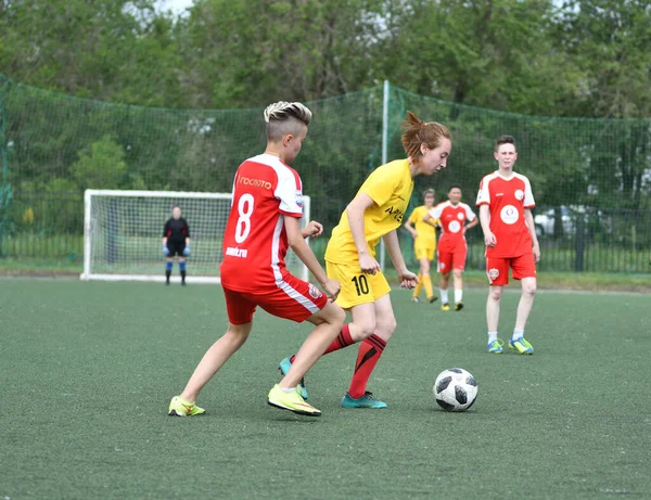 オレンブルク ロシア 6月2019年 女の子は ロシアの日に捧げサッカー女子トーナメントを再生します — ストック写真