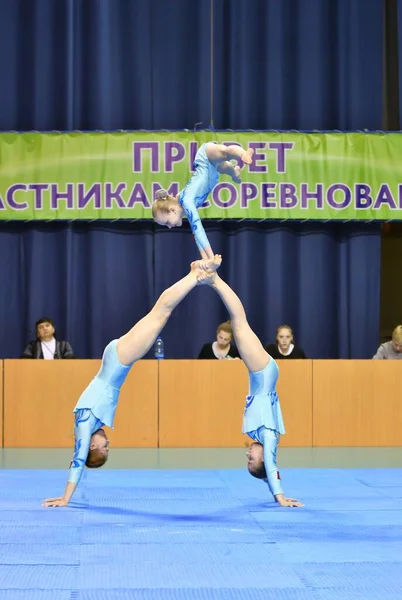 Orenburg Rússia Maio 2017 Anos Menina Competir Acrobacias Esportivas Open — Fotografia de Stock