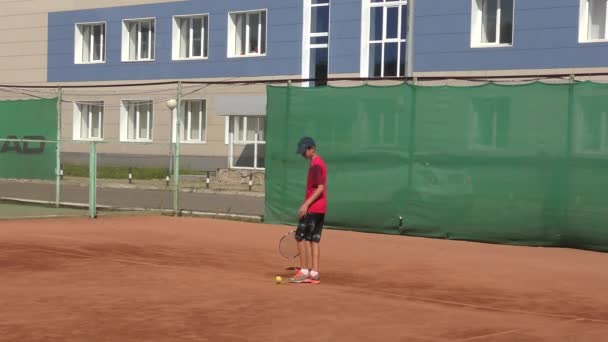 Orenburg Russie Août 2017 Année Des Garçons Jouent Tennis Sur — Video