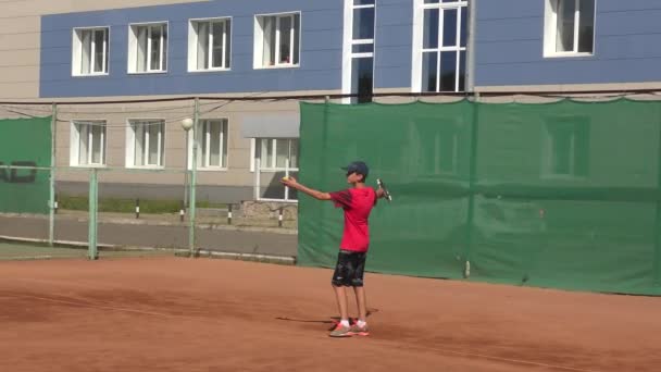 Orenburg Russie Août 2017 Année Des Garçons Jouent Tennis Sur — Video