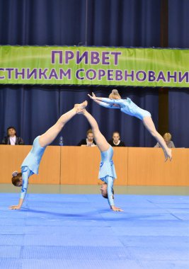 Orenburg, Rusya, 26-27 Mayıs 2017: Kız spor akrobasi dalında Orenburga Açık Şampiyonası 'nda spor akrobasisinde mücadele ediyor.