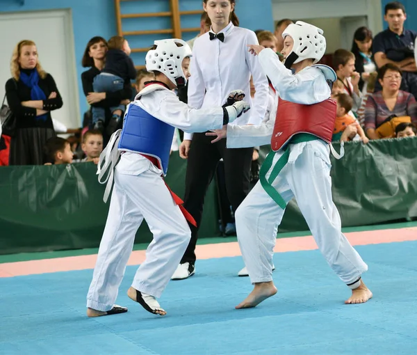 Orenburg Russia Жовтня 2019 Хлопці Змагаються Тхеквондо Orenburg Open Taekwondo — стокове фото