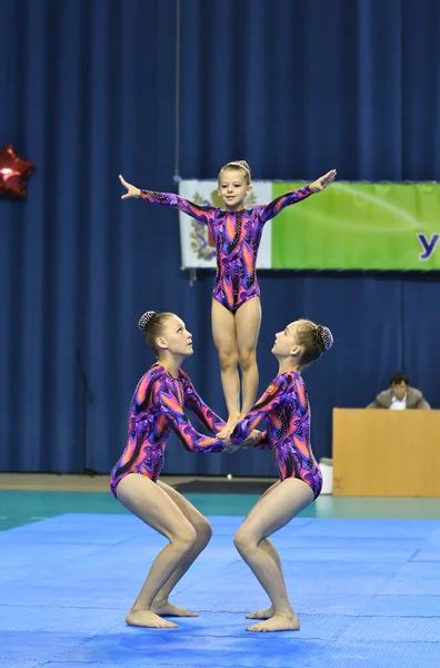 Orenburg Rússia Maio 2017 Anos Menina Competir Acrobacias Esportivas Open — Fotografia de Stock