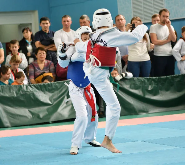 Orenburg Russie Octobre 2019 Les Garçons Concourent Taekwondo Arts Martiaux — Photo