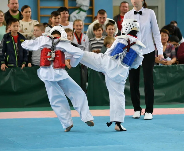Orenburg Ryssland Oktober 2019 Pojkar Tävlar Taekwondo Koreansk Kampsport Orenburg — Stockfoto