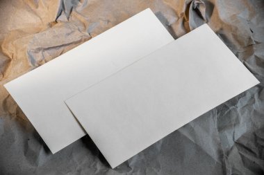 Boş zarflar mock-up, marka kimliğini için şablon kümesi.