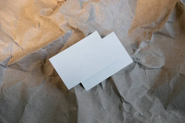Tarjetas de visita blancas en blanco, plantilla para identidad de marca . —  Fotos de Stock