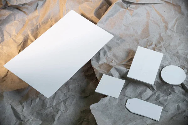 Maqueta de papelería de negocios blanca en blanco, plantilla para identidad de marca . —  Fotos de Stock