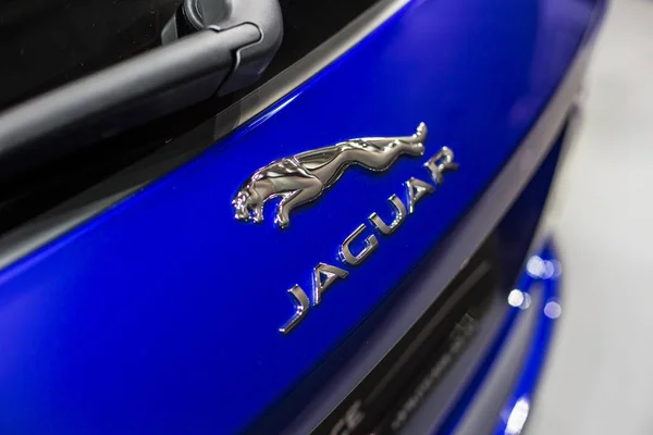 Minsk, Belarus May 2018 brand jaguar emblem logo sign on auto during autoexhibition on jaguar f-pace — Stock Photo, Image