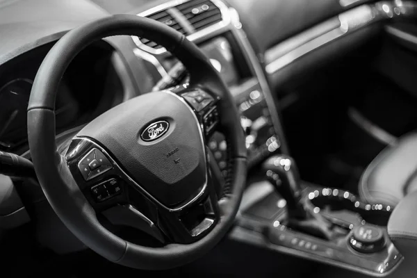 Minsk, mayo de 2018 Interior de ford explorer —  Fotos de Stock