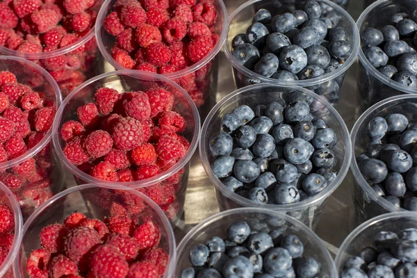 Taze ahududu ve yaban mersini soyut meyve renkli doku arka plan desen