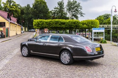 Rathenow Almanya 17 Ağustos 2014: Bentley Mulsanne ve test sürüşü sırasında Continental Gt