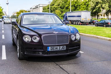 Berlin - 17 Haziran 2017: Kişisel lüks araç Bentley Continental Supersports, 2017. Klasik gün Berlin 2017.