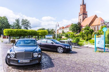 Rathenow Almanya 17 Ağustos 2014: Bentley Mulsanne ve test sürüşü sırasında Continental Gt