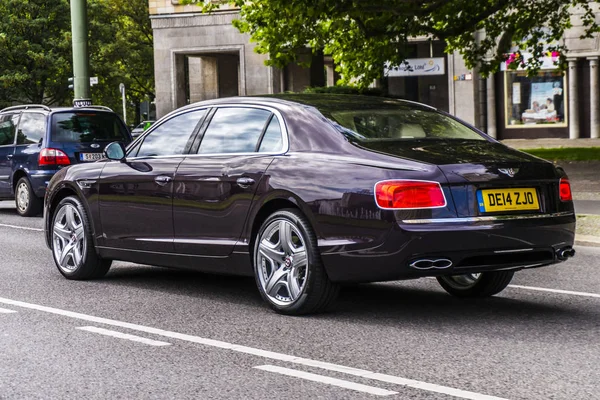 Berlin - 17 Haziran 2017: Kişisel lüks araç Bentley Continental Supersports, 2017. Klasik gün Berlin 2017.