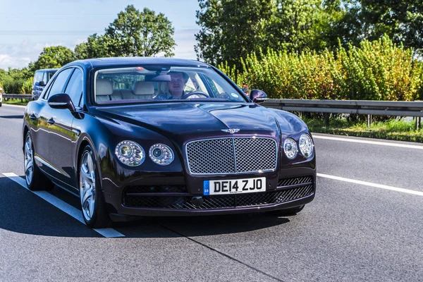 Berlin - 17 Haziran 2017: Kişisel lüks araç Bentley Continental Supersports, 2017. Klasik gün Berlin 2017.