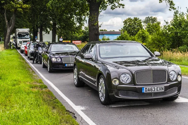 Berlin - 17 Ağustos 2014: Bentley Mulsanne otomotiv gazetecileri için test sürücü Event'de. Bentley Mulsanne 6.75 litre V8 Çift Kişilik-512 hp güç üreten turbo tarafından desteklenmektedir.