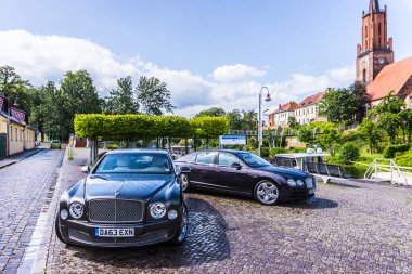 Rathenow Almanya 17 Ağustos 2014: Bentley Mulsanne ve test sürüşü sırasında Continental Gt
