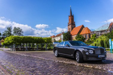 Rathenow Almanya 17 Ağustos 2014: Bentley Mulsanne ve test sürüşü sırasında Continental Gt