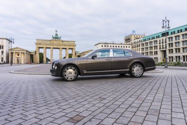 Berlin - 17 Ağustos 2014: Bentley Mulsanne otomotiv gazetecileri için test sürücü Event'de. Bentley Mulsanne 6.75 litre V8 Çift Kişilik-512 hp güç üreten turbo tarafından desteklenmektedir.