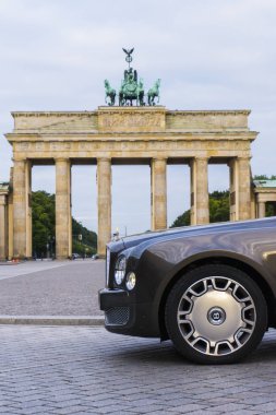 Berlin - 17 Ağustos 2014: Bentley Mulsanne otomotiv gazetecileri için test sürücü Event'de. Bentley Mulsanne 6.75 litre V8 Çift Kişilik-512 hp güç üreten turbo tarafından desteklenmektedir.