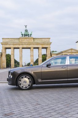 Berlin - 17 Ağustos 2014: Bentley Mulsanne otomotiv gazetecileri için test sürücü Event'de. Bentley Mulsanne 6.75 litre V8 Çift Kişilik-512 hp güç üreten turbo tarafından desteklenmektedir.