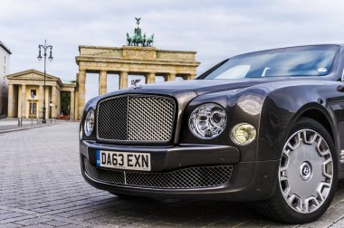 Berlin - 17 Ağustos 2014: Bentley Mulsanne otomotiv gazetecileri için test sürücü Event'de. Bentley Mulsanne 6.75 litre V8 Çift Kişilik-512 hp güç üreten turbo tarafından desteklenmektedir.