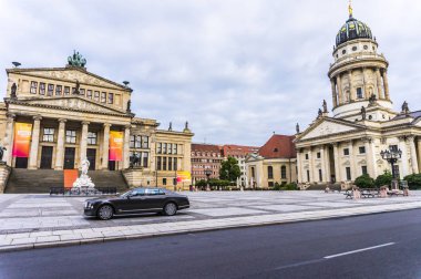 Berlin - 17 Ağustos 2014: Bentley Mulsanne otomotiv gazetecileri için test sürücü Event'de. Bentley Mulsanne 6.75 litre V8 Çift Kişilik-512 hp güç üreten turbo tarafından desteklenmektedir.