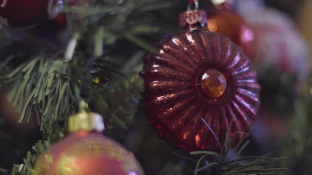 Decoración clásica de Navidad y Año Nuevo. Resumen borroso Bokeh Holiday Background. Guirnalda parpadeante. Árbol de Navidad luces centelleante . — Vídeos de Stock
