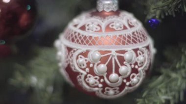 Noel ve yeni yıl dekorasyon defocusing. Soyut Bokeh tatil arka plan bulanık. Garland yanıp sönüyor. Pırıltı Noel ağacı ışıkları.