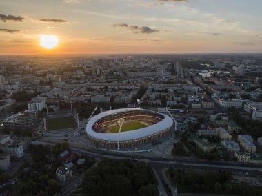 Minsk, Beyaz Rusya, 14 Ağustos 2018 - Ulusal Olimpiyat Stadyumu Dinamo ise çok amaçlı futbol ve atletizm Stadyumu Minsk, Beyaz Rusya, bir büyük yenileme projesi sonra yeniden açıldı. 2019 ev sahipliği yapacak