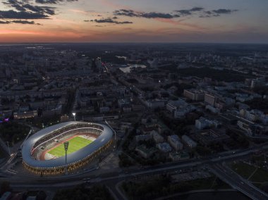 Minsk, Beyaz Rusya, 14 Ağustos 2018 - Ulusal Olimpiyat Stadyumu Dinamo ise çok amaçlı futbol ve atletizm Stadyumu Minsk, Beyaz Rusya, bir büyük yenileme projesi sonra yeniden açıldı. Hava dron vurdu