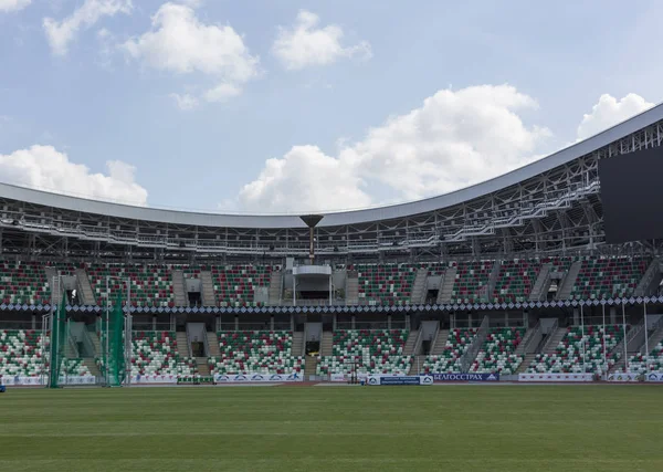 Minsk, Wit-Rusland, augustus 14 2018 - nationale Olympisch Stadion Dinamo is een multifunctionele voetbal en atletische stadion in Minsk, Wit-Rusland, heropend na een massale renovatie-project. Fungeert als host voor 2019 — Stockfoto