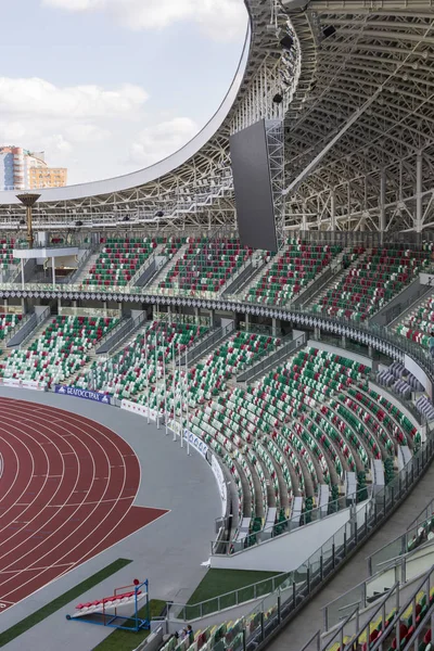 Minsk, Wit-Rusland, augustus 14 2018 - nationale Olympisch Stadion Dinamo is een multifunctionele voetbal en atletische stadion in Minsk, Wit-Rusland, heropend na een massale renovatie-project. Fungeert als host voor 2019 — Stockfoto